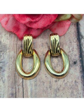 Classic Gold Tone Door Knocker Hoop Earrings Pierced 1.5" Dangle Drop